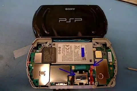 foto de reparacion de una psp go