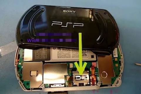 foto de reparacion de una psp go