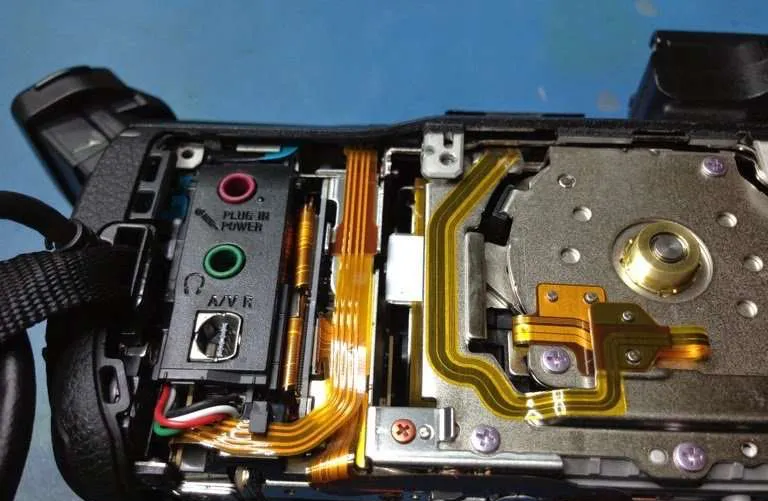 Juan-Luis-Martel-IMG_0343-Reparacion-de-camara-de-video-SONY-HXRNX30E.jpg