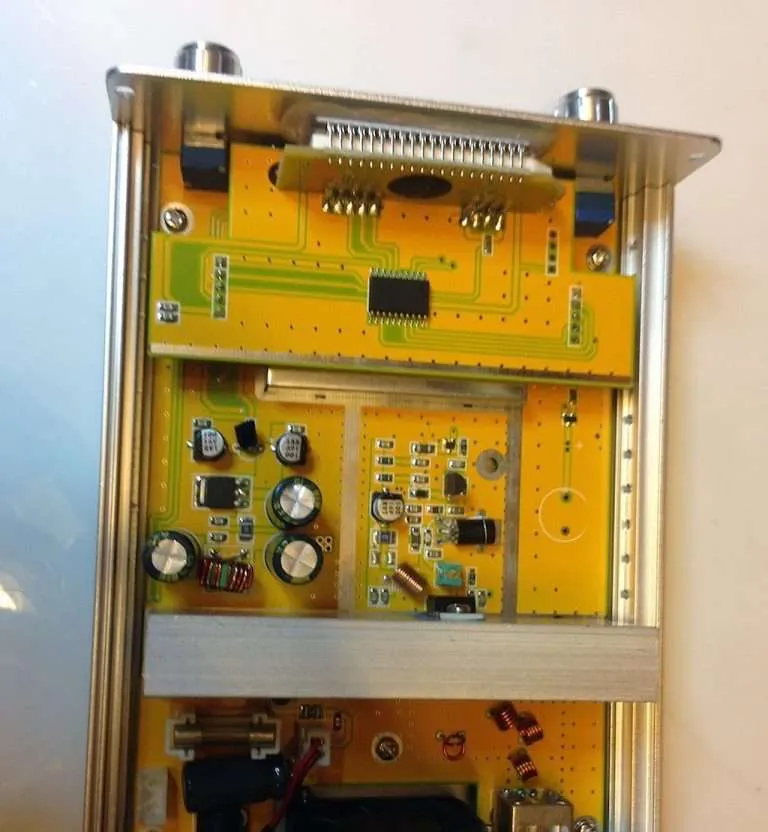 reparación de emisora de FM en Las Palmas de Gran Canaria. circuito interno de la emisora