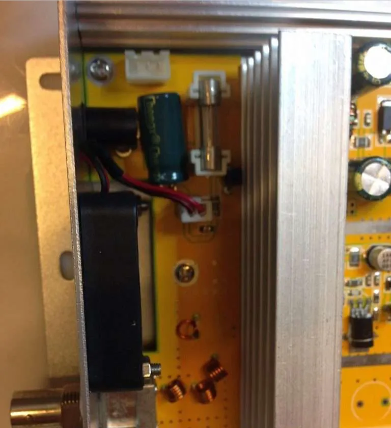 Circuito de la fuente de alimentación emisora de FM