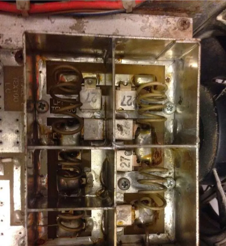 Reparación de filtro pasabandas de RF de emisora de FM
