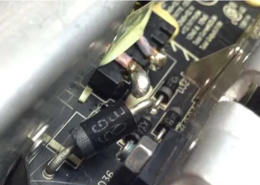 reparar iMac diodo roto en fuente de alimentación 