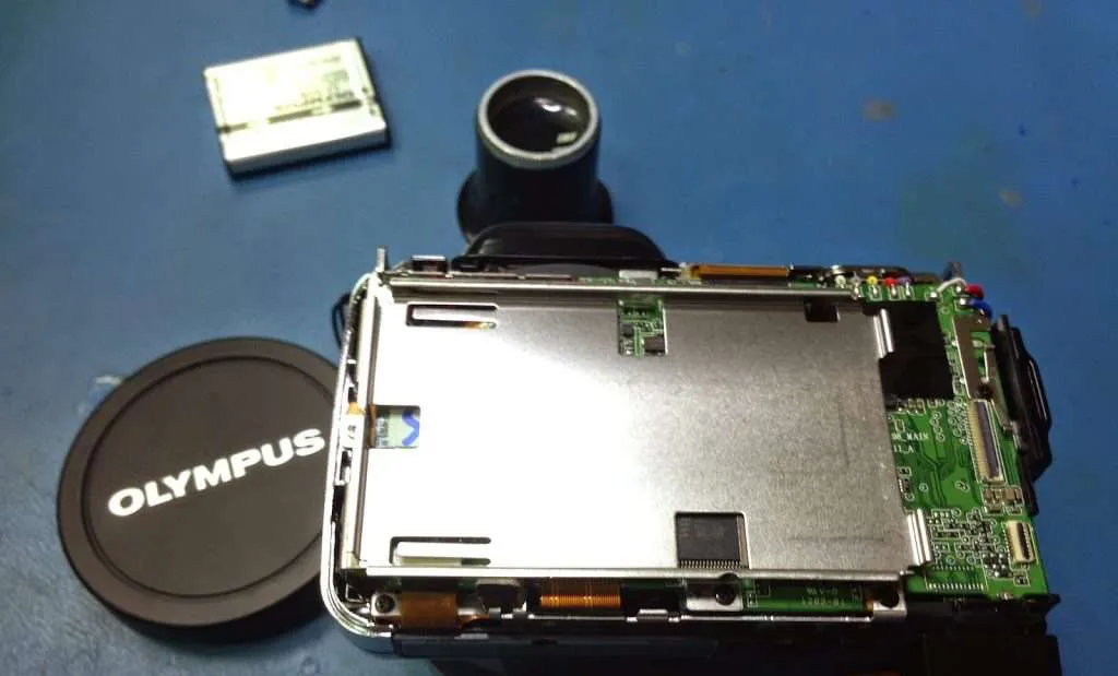 Servicio-tecnico-reparacion-camaras-de-fotos-olympus-IMG_0693-Juan-Luis-Martel-Tecnico-electronica-Las-Palmas-1024x768.jpg