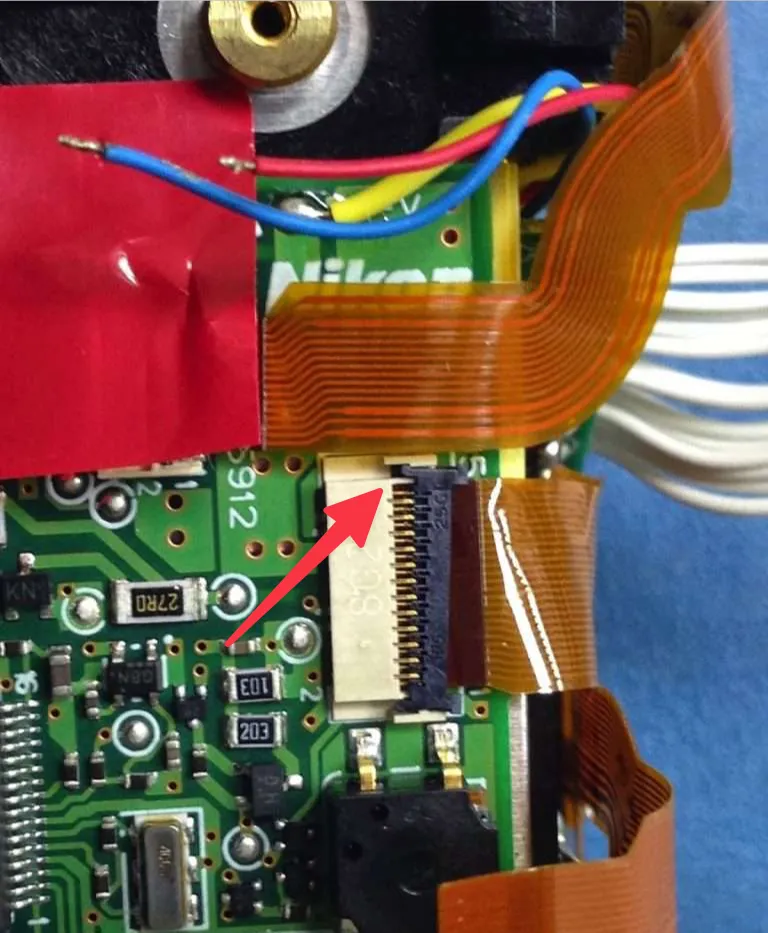 Fallo en conexión de circuito en cámara fotográfica Nikon modelo D 60