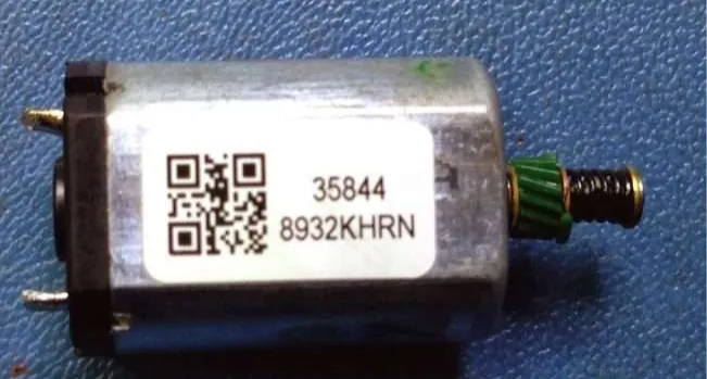 Fotografía del motor de secuencia o que controlan la unidad de espejos en cámara fotográfica Nikon