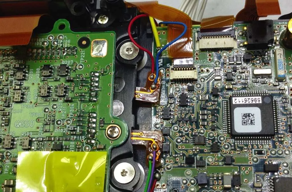 Varias conexiones eléctricas de circuito impreso de la cámara fotográfica Nikon modelo D 60