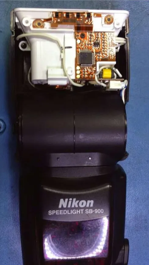 Servicio-tecnico-reparacion-flash-Nikon-sb900-speedlight-IMG_1131-Juan-Luis-Martel-Tecnico-electronica-Las-Palmas-768x1024.jpg